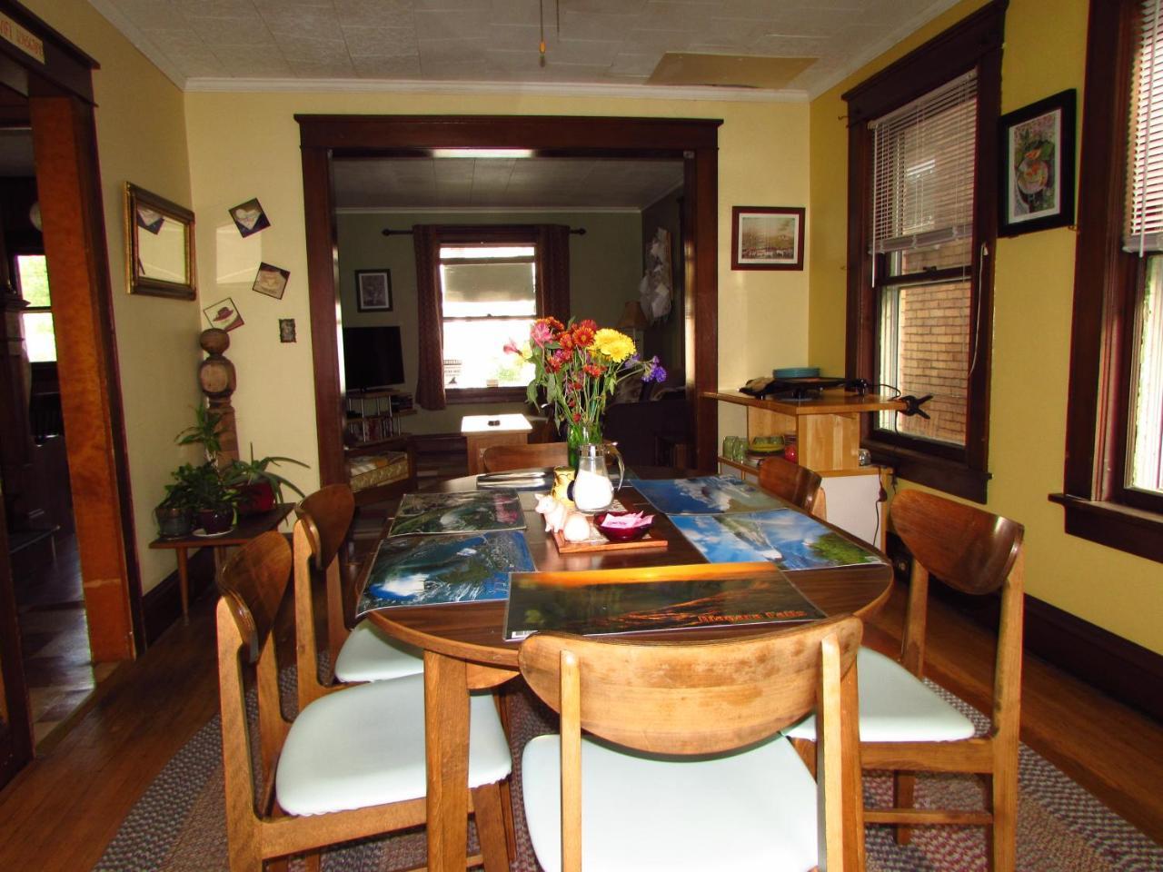 Wanderfalls Guesthouse & Hostel Ніагара-Фоллс Екстер'єр фото