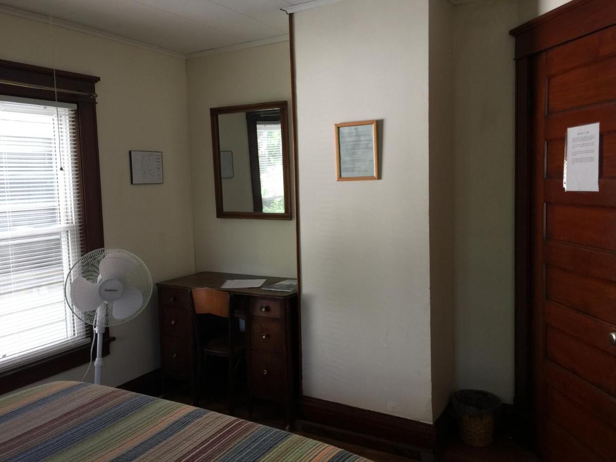 Wanderfalls Guesthouse & Hostel Ніагара-Фоллс Екстер'єр фото